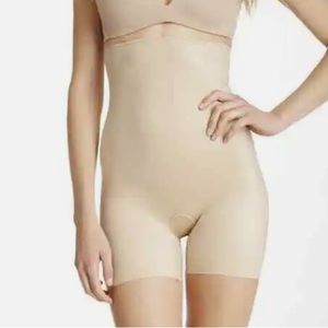 NWT SPANX Slimplicity High Waist Shorts